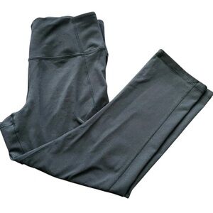 Women’s Black Under Armour Capri Legging - Women’s M Based on Size Chart